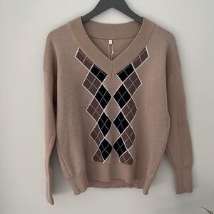 NWT Fashion Sexy Lounge Wear. Tan ar guile V-neck top. Size large.